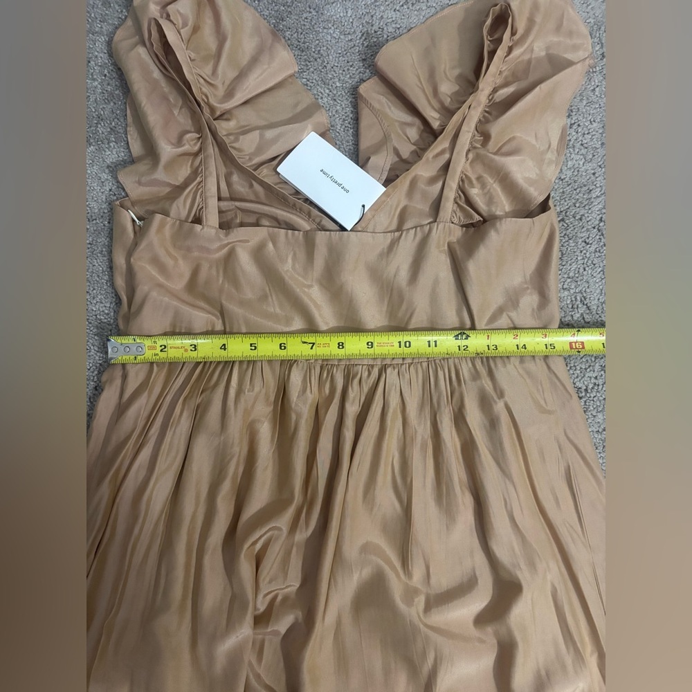 O.p.t. One Pretty Time Nude Tiered
Flowy Maxi Dress Womens Size M - Picture 13 of 13